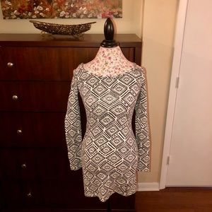 RIP CURL | DRESS | LONG SLEEVE | UNIQUE BACK