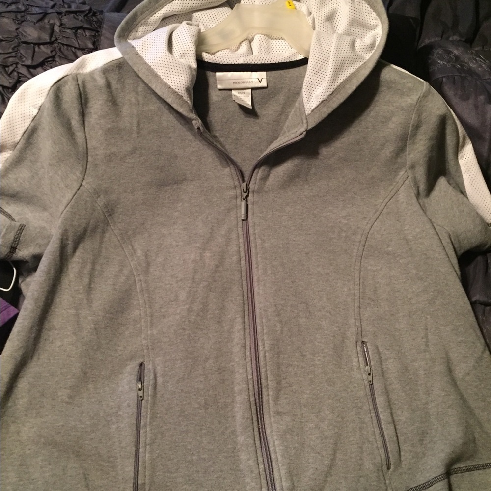 Women’s Sz 2x hooded short sleeve jacket