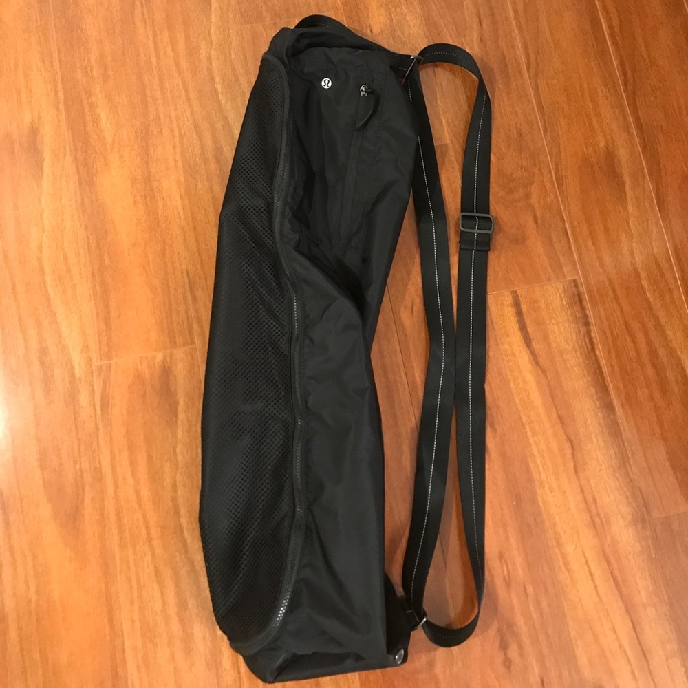 Lulelemon yoga mat bag