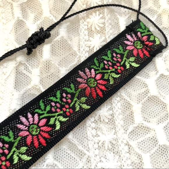 ๑Pink 'n' Red Floral Jacquard Trim Bracelet๑ - Picture 5 of 5