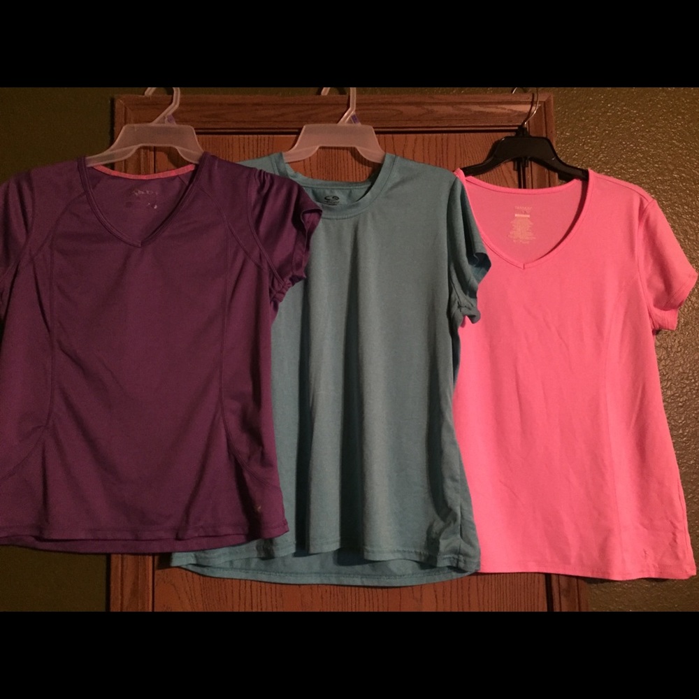 Women’s Sz lg/xl fitted athletic shirts