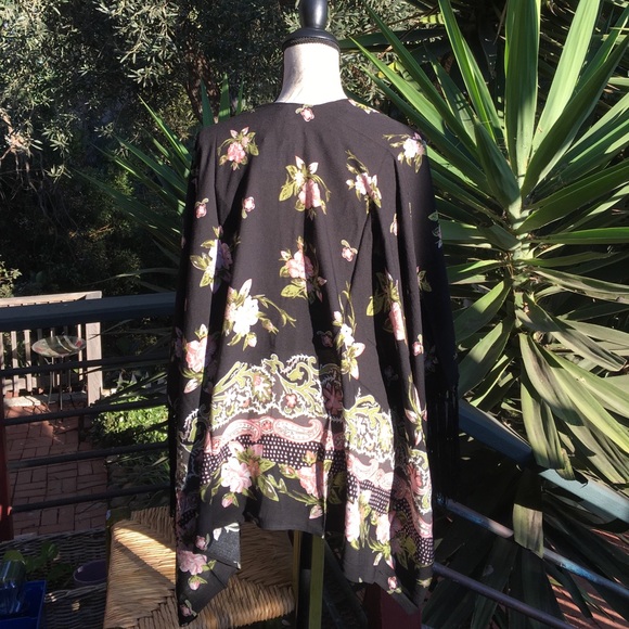 New!! Floral Kimono - Picture 5 of 7
