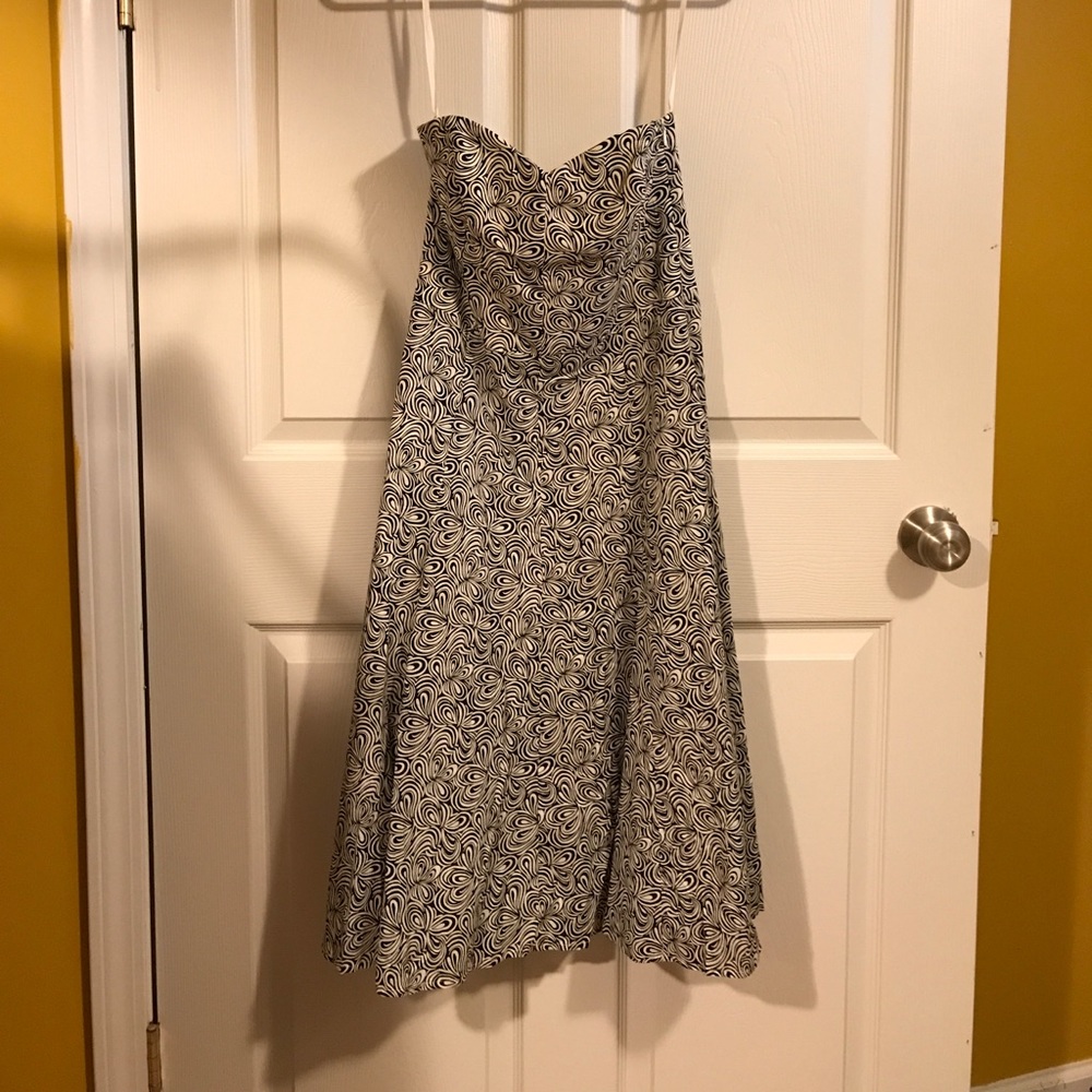 Size 4 Black & White Market fit & flare dress