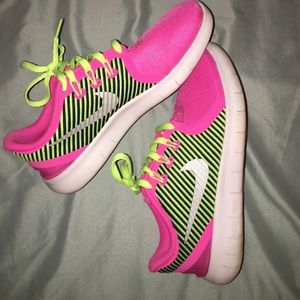 Nike tennis shoes