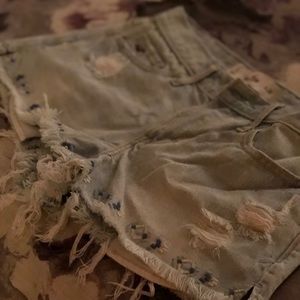 HOLLISTER CO. 🌊 | DENIM HIGH WAISTED SHORTS