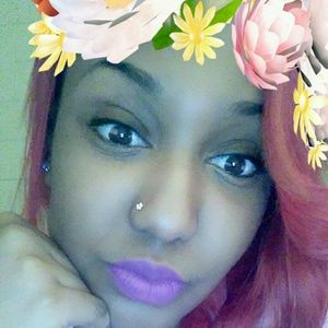 Meet your Posher, Deedra