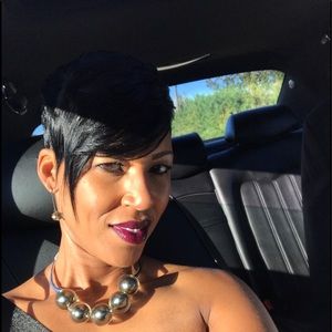 Meet your Posher, Esther