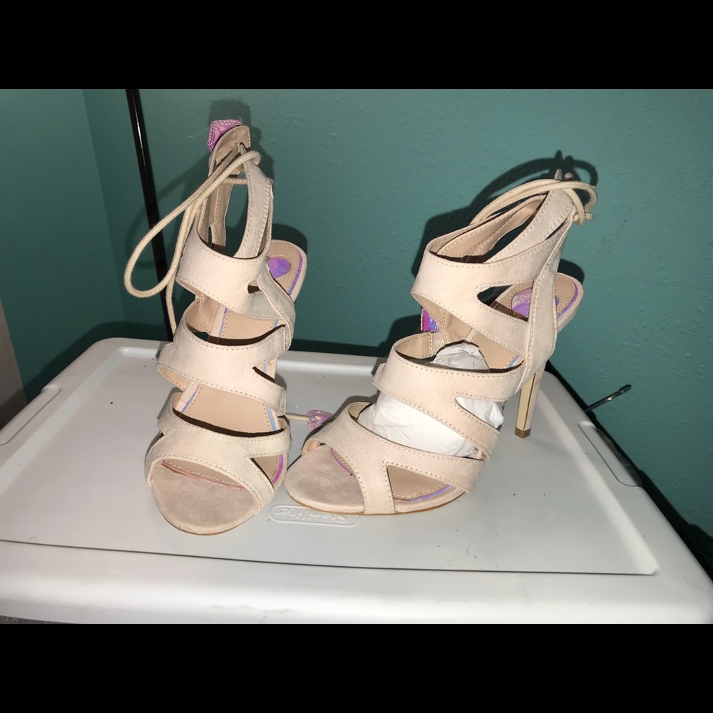 MOVING SALE NWOT FRENCY HEELS
