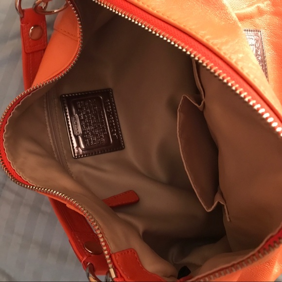 🧡 Coach Handbag 🧡 - Picture 3 of 3