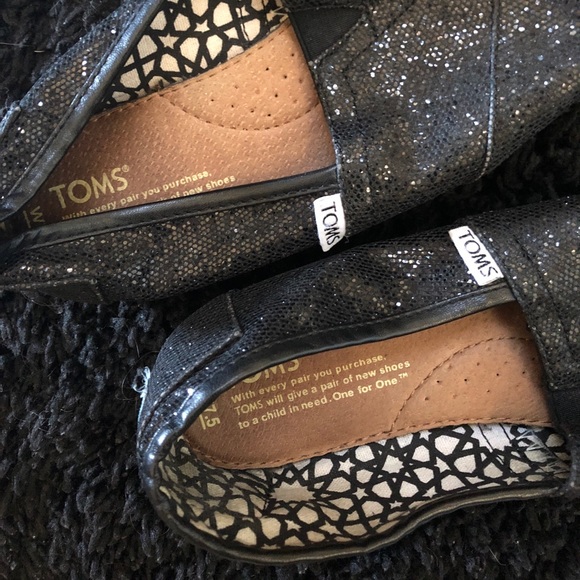 Shoes - Picture 3 of 3