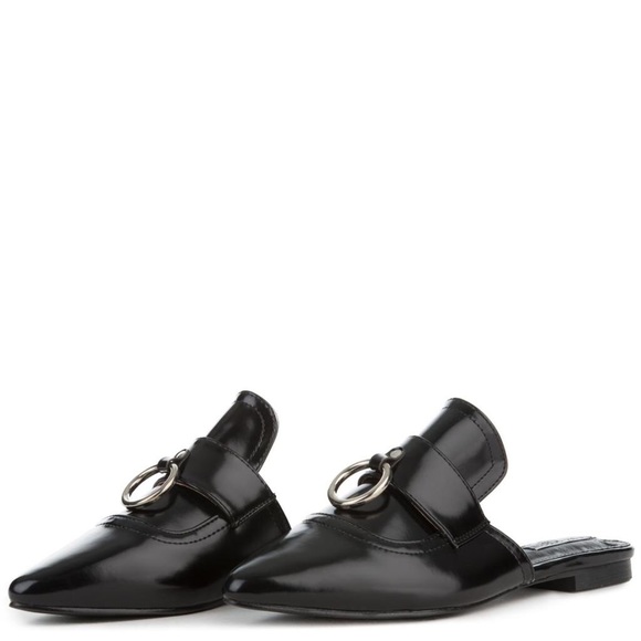 🚨LAST ONE SIZE 7.5🚨 Black Pointed Toe Ring Mules - Picture 2 of 3