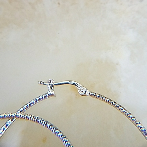 New 14k Solid tri color Hoop Earrings 1 inches - Picture 6 of 6