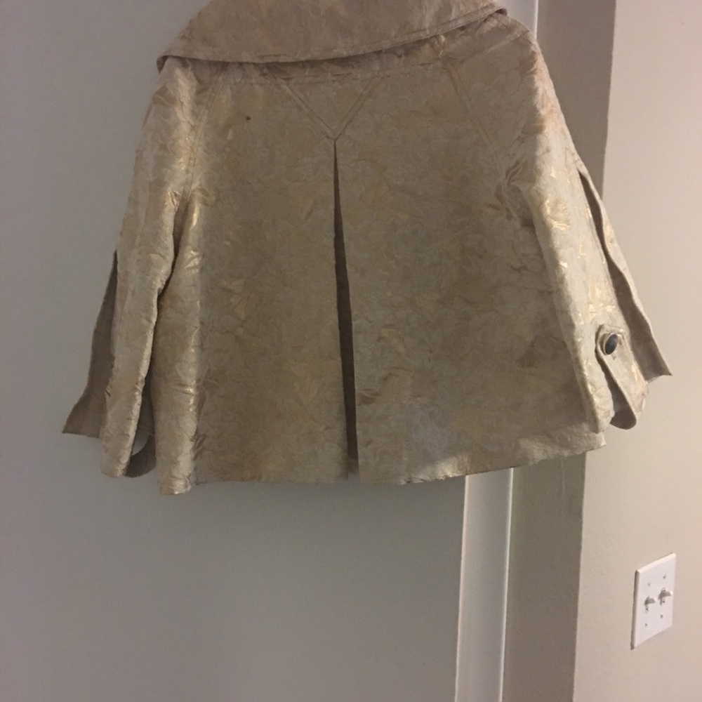 Beautiful jacket from Cache - Picture 3 of 4