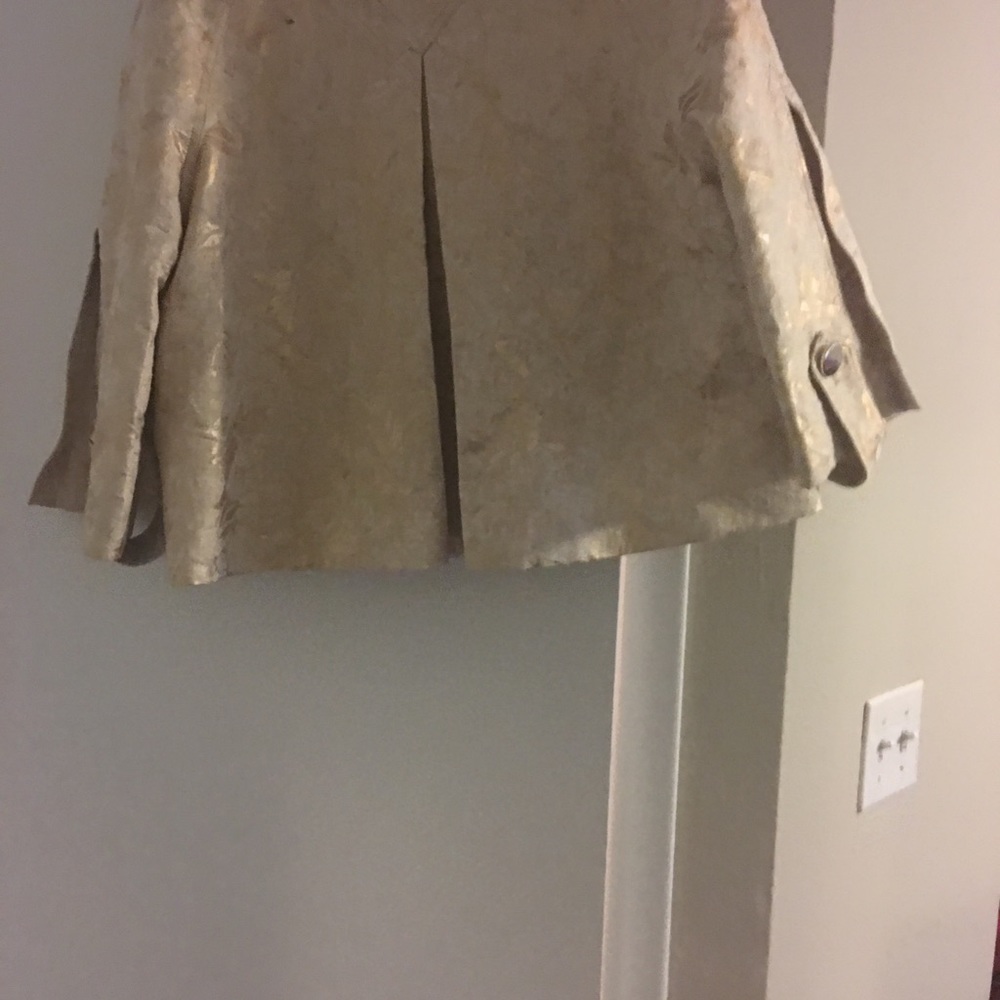 Beautiful jacket from Cache - Picture 4 of 4