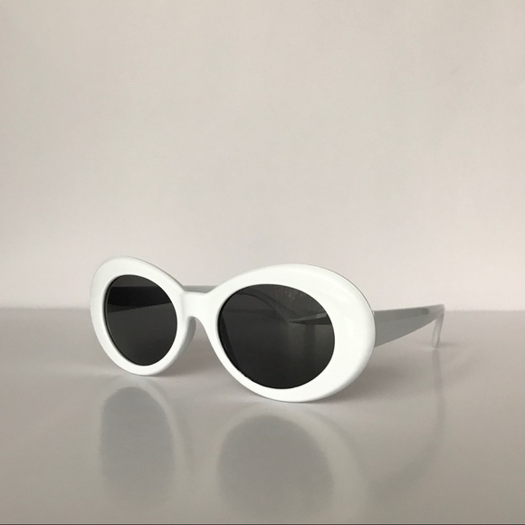 Clout Goggles • Kurt Cobain Glasses - Picture 4 of 4