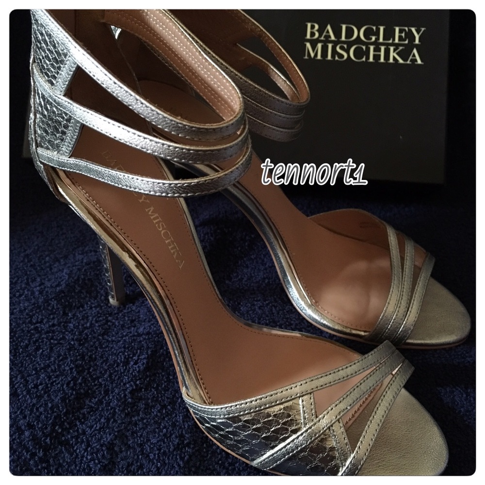 Badgley Mischka Gold heels