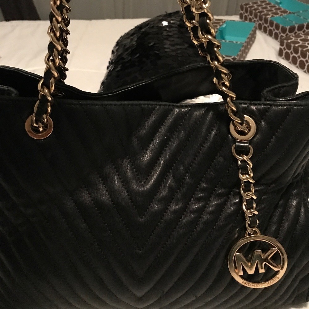 Michael Kors black Susannah