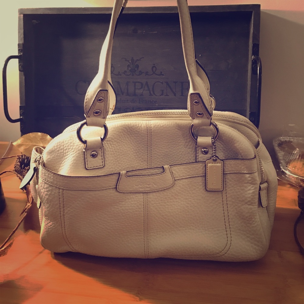 ✨SALE ✨Coach | White | Leather | 100% Auth. |
