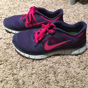 Nike free run 3 (fits closer to a size 6)