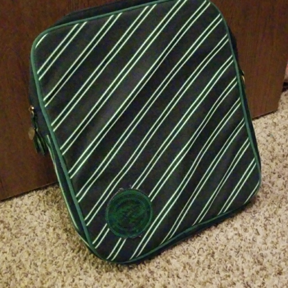 American Eagle soft laptop case