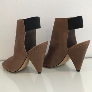 Vince Camuto Leather  Booties