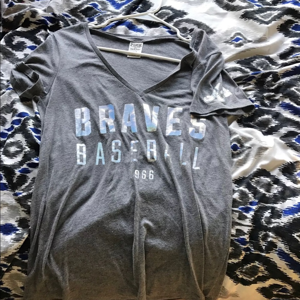 Atlanta Braves Vneck Shirt