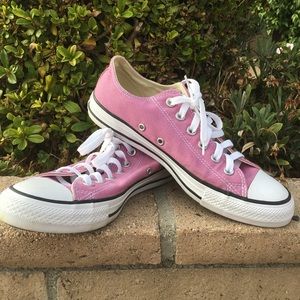 Light pink chuck taylors
