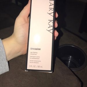 Age fighting moisturizer