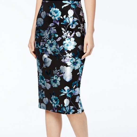 ECI Dresses & Skirts - 🌼Eci NY Metallic Blue & Black Floral Pencil Skirt