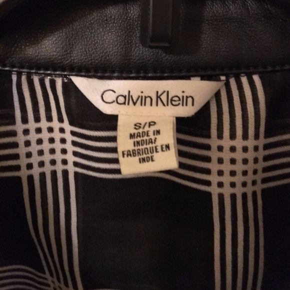 Calvin Klein Black and White Pattern LS Blouse - Picture 2 of 2
