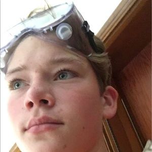 Meet your Posher, Elise