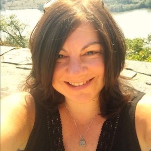 Meet your Posher, Debra