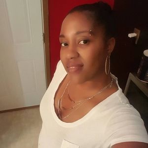 Meet your Posher, Monique