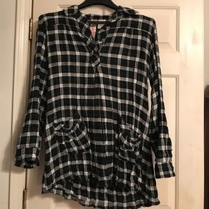 Pull over plaid cotton top.