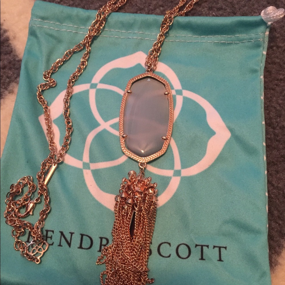 Kendra Scott pendant