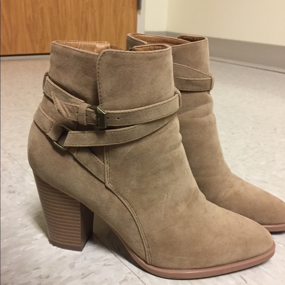 NWT Beige Booties w/Chunky Heel