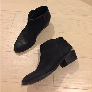 STEVE MADDEN black with gold booties