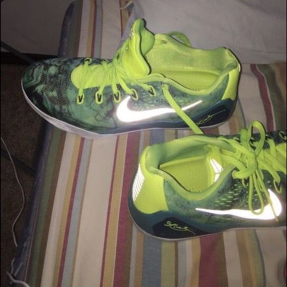 Kobe (X) Easter Colorway - Picture 1 of 4