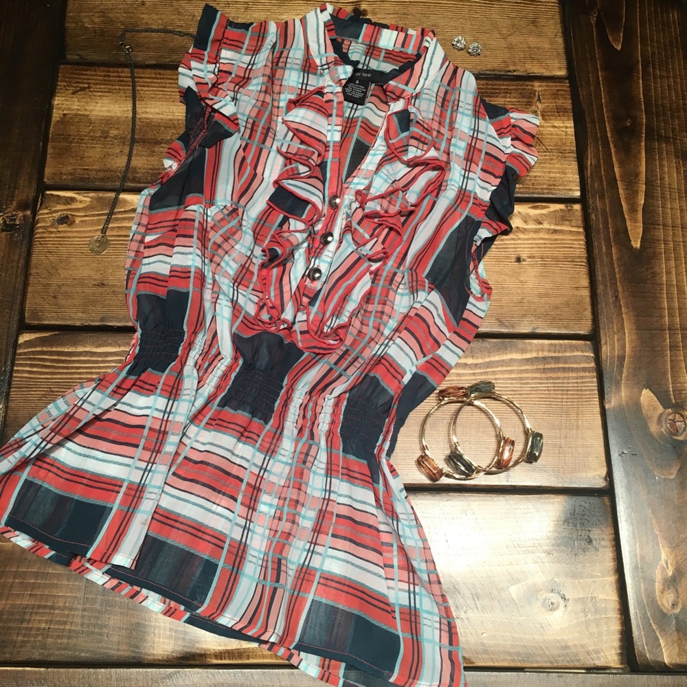 ❤️💙❤️ Women's Size Small Ruffle Top ❤️💙❤️