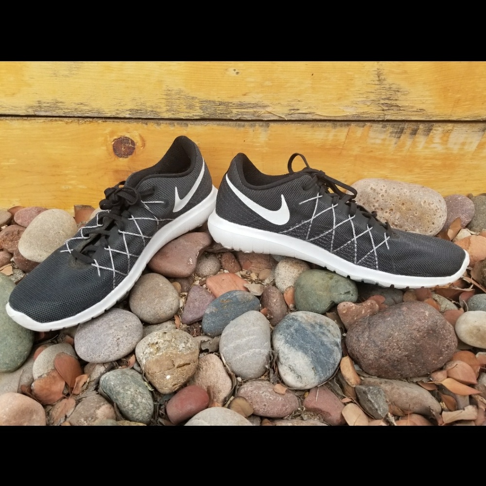 Nike Fury 2 running shoes