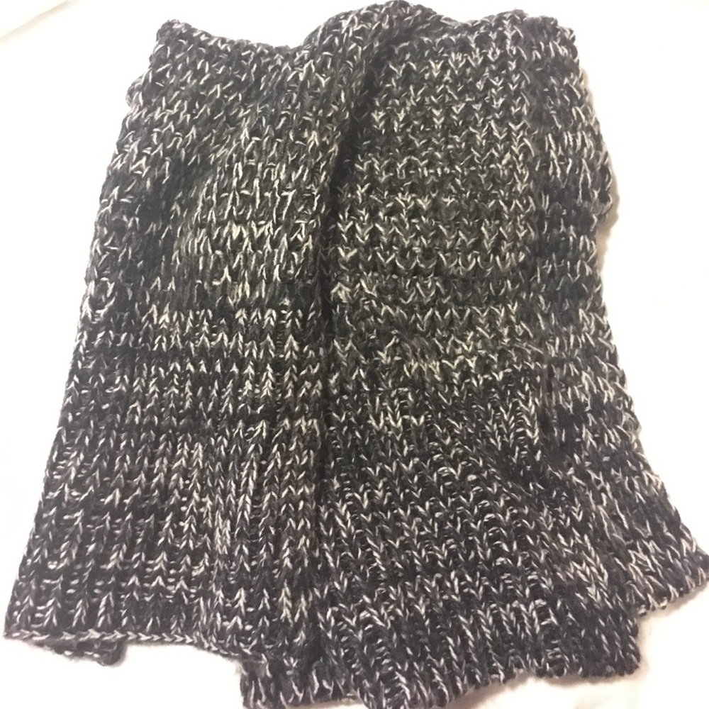 Victoria’s Secret Lounge Scarf