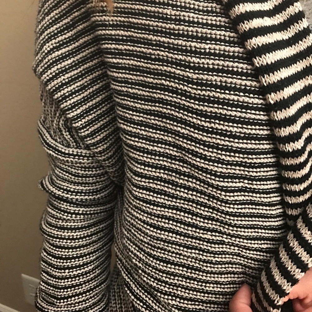 Cardigan - Picture 7 of 7