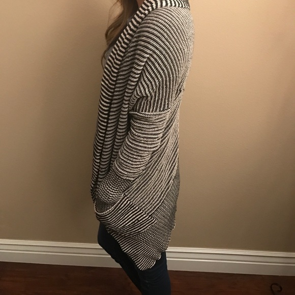 Cardigan - Picture 3 of 7