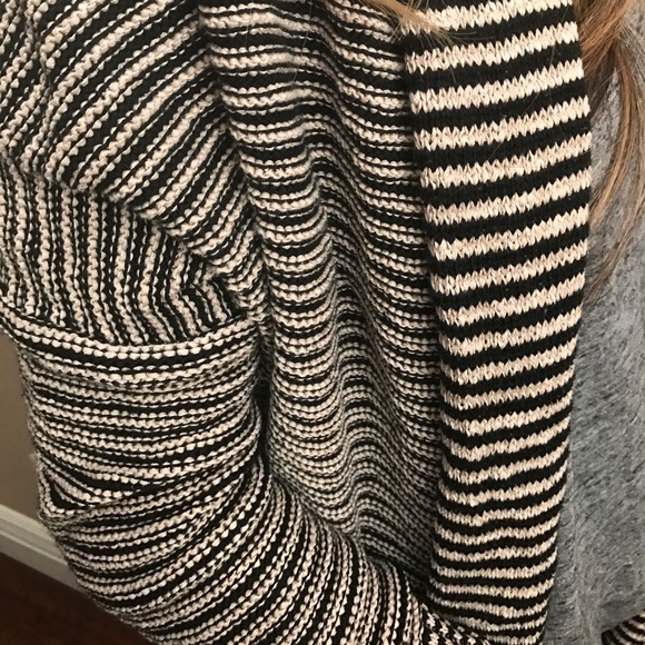 Cardigan - Picture 5 of 7