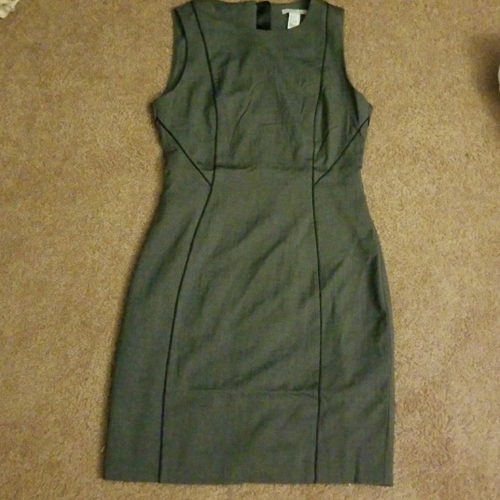 Form fitting gray dress