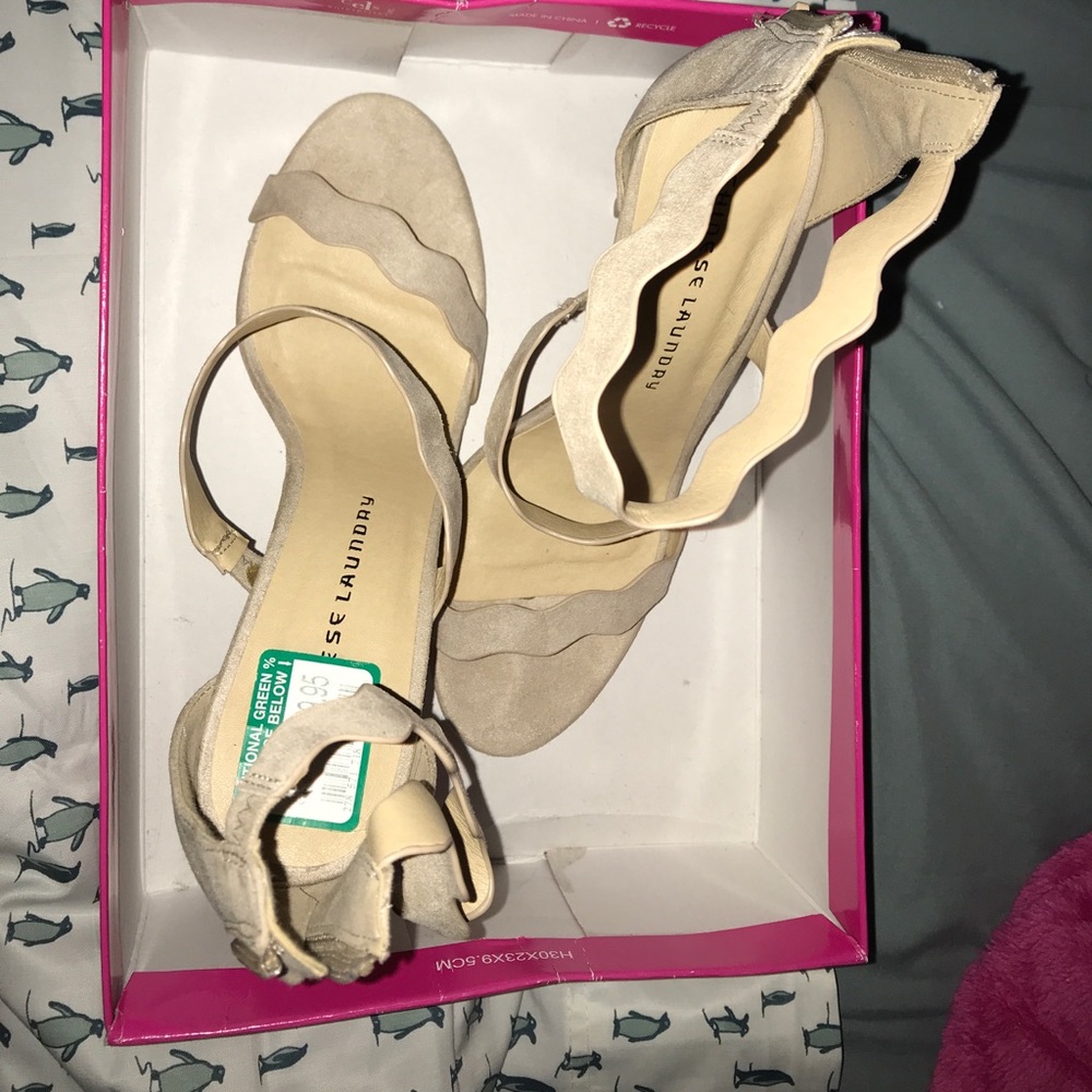 Chinese Laundry nude open-toe heels! 4 inches