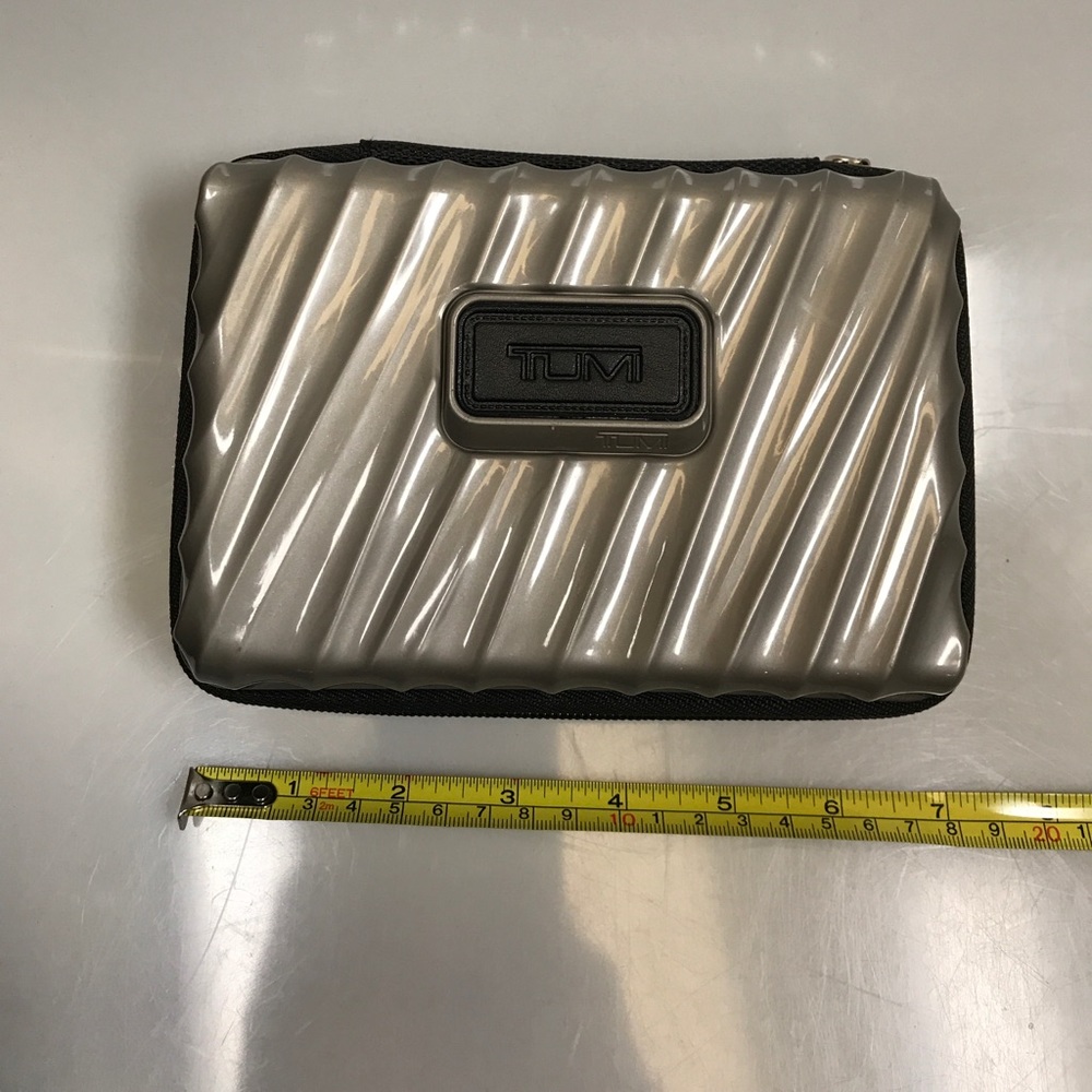 TUMI TRAVEL/COSMETIC/ TOILETRY EVERYTHING BAG