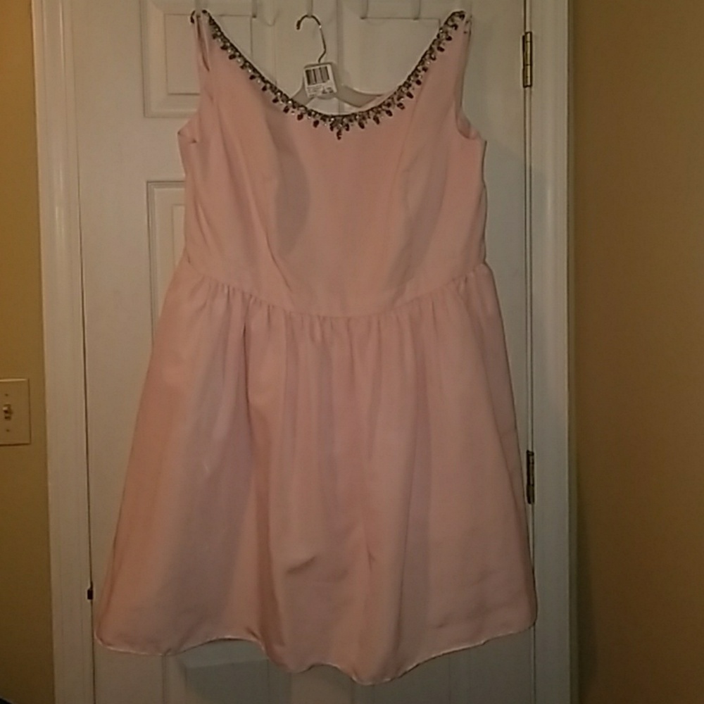 Short formal/bridesmaids dress w/beaded neckline