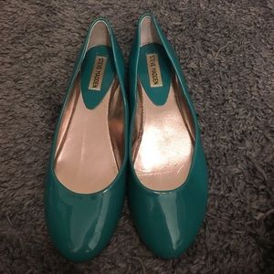 Steve Madden size 8.5 teal flats