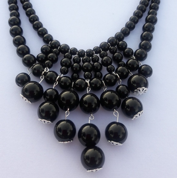 Handmade black beaded bib necklace and earrings - Picture 2 of 6